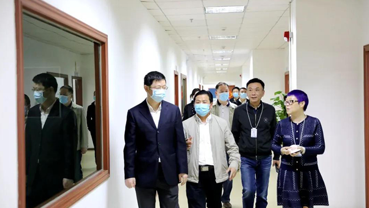 省政府口岸办副主任、省商务厅口岸处处长罗专一行莅临香港宝典资料大全7401开展联点服务工作