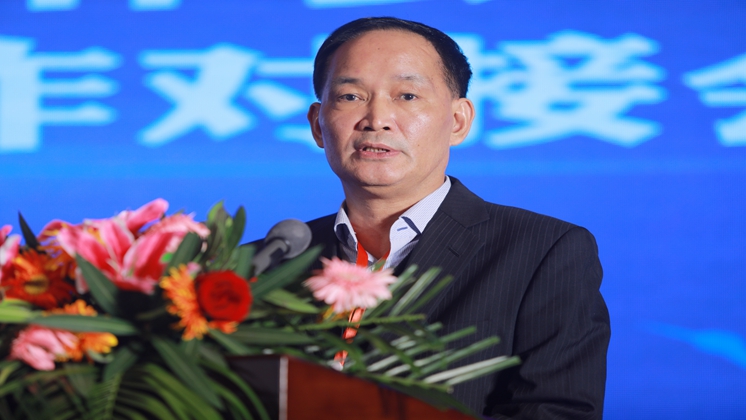 【开放郴州·相约湘台会】市委副书记、代市长吴巨培为香港宝典资料大全7401点赞，公司董事长杨譓鹏大会发言